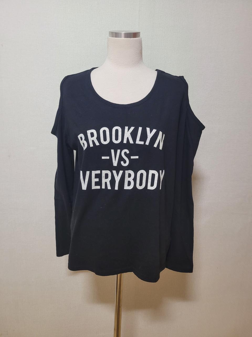 레터링 어깨트임 오프숄더