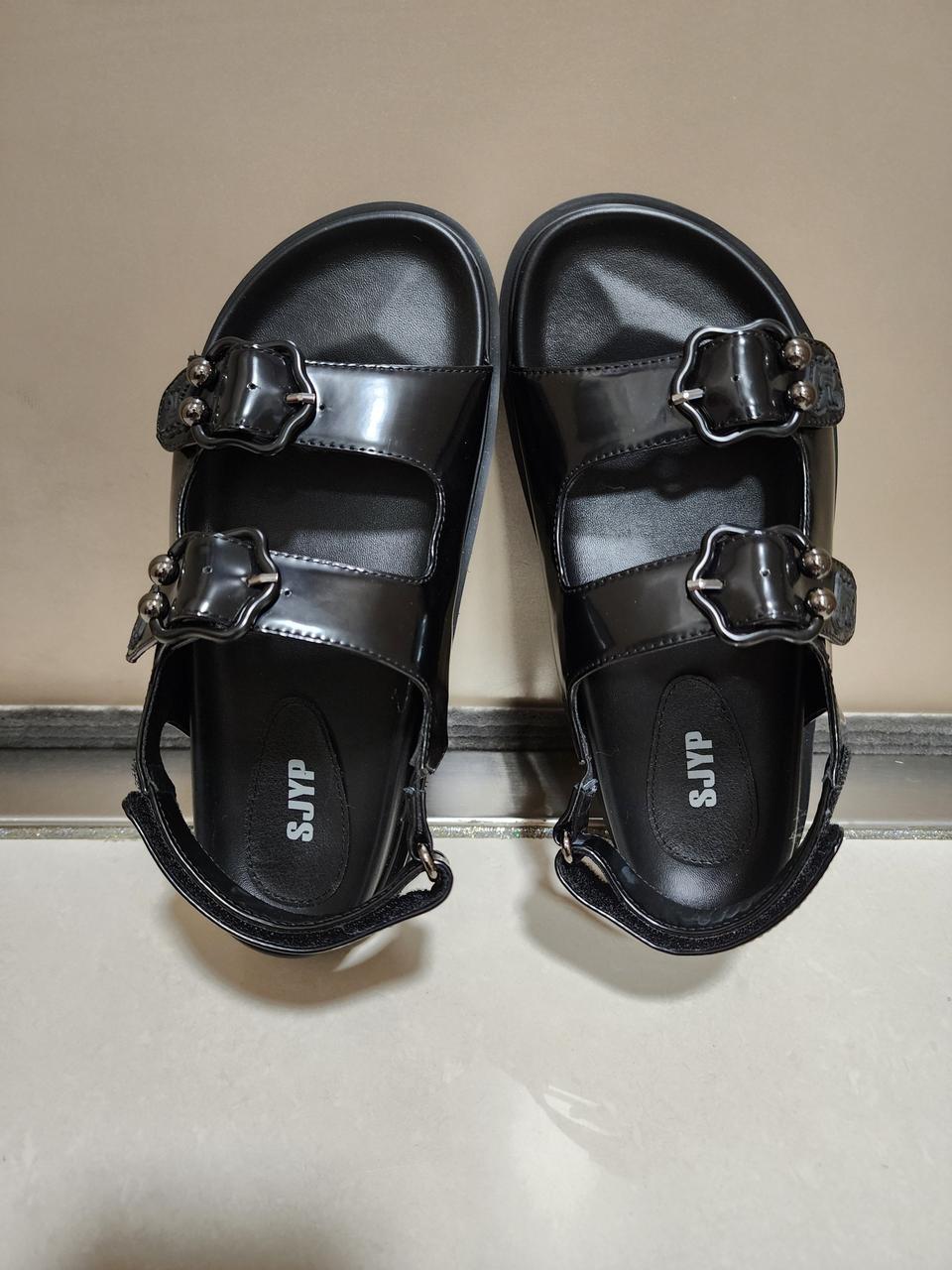 *SJYP 디노 레더 샌들.240.새것.