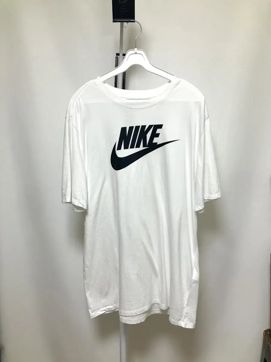 나이키 남성 티셔츠 (L)