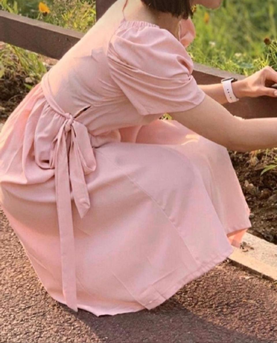 [ 익일출고/Sale ] '리본 스트랩 브이넥 밴딩 퍼프 소매' 롱원피스