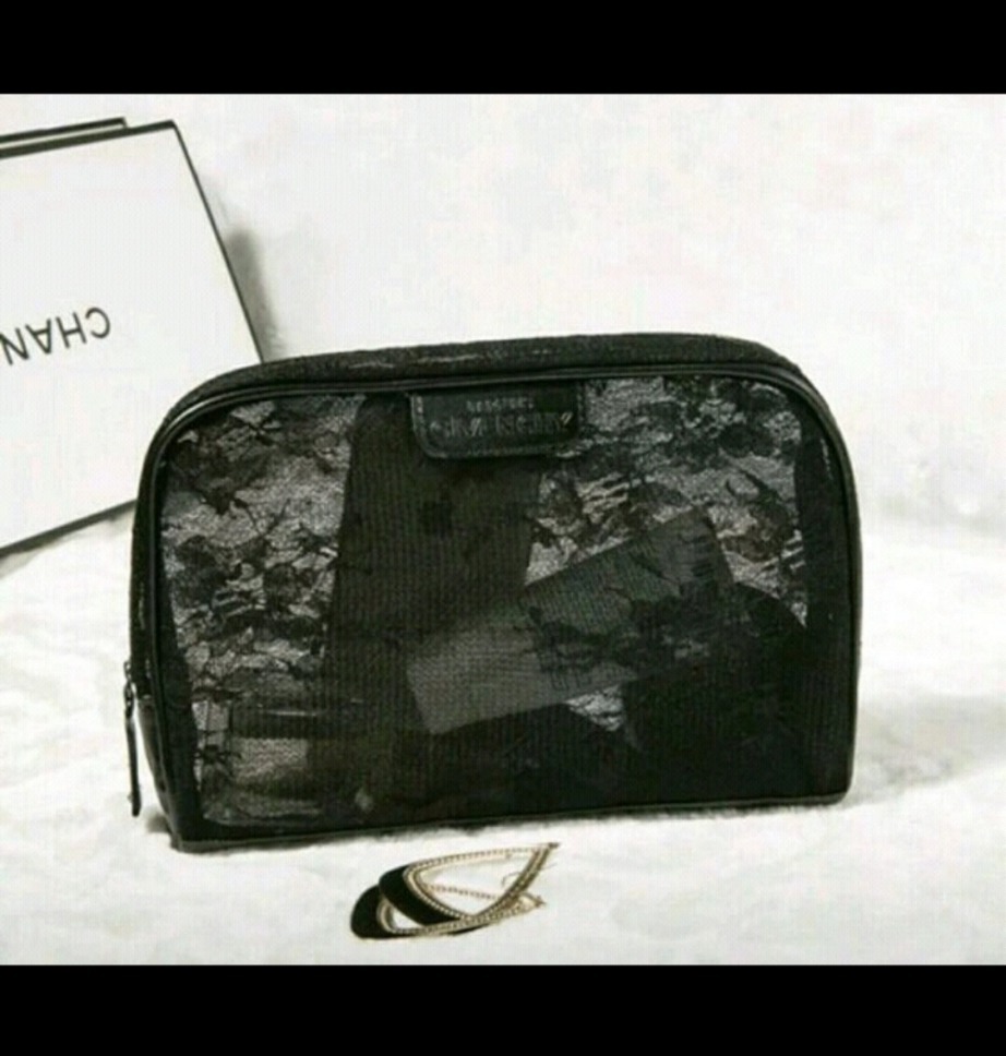 지방시 메쉬레이스파우치새상품~!