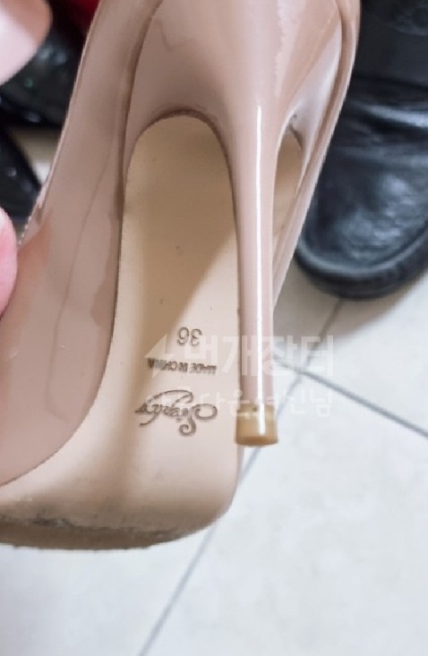 소가죽하이힐 지미추&루부탱핏