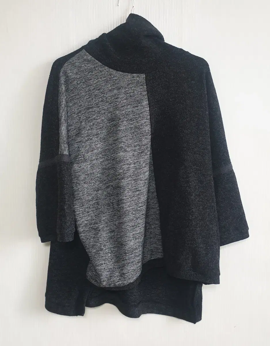 그레이앤블랙 스트라이프 목폴라 니트 -free(160~175cm까지 착용