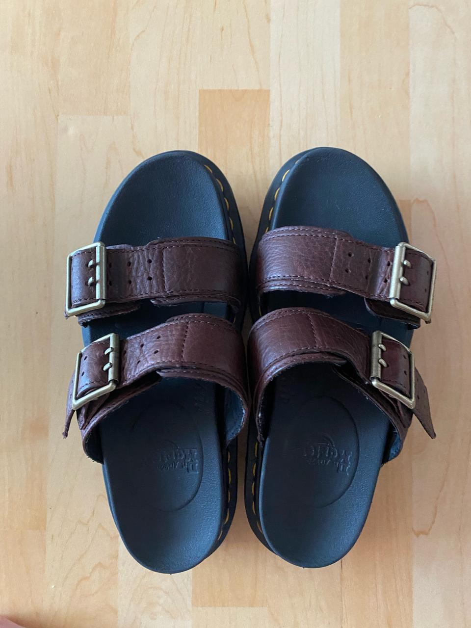 닥터마틴 슬리퍼