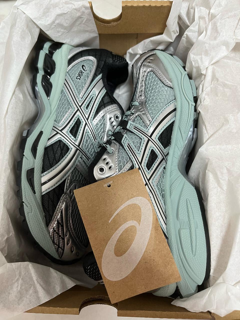 아식스 젤님버스10.1 류승범 운동화입니다
