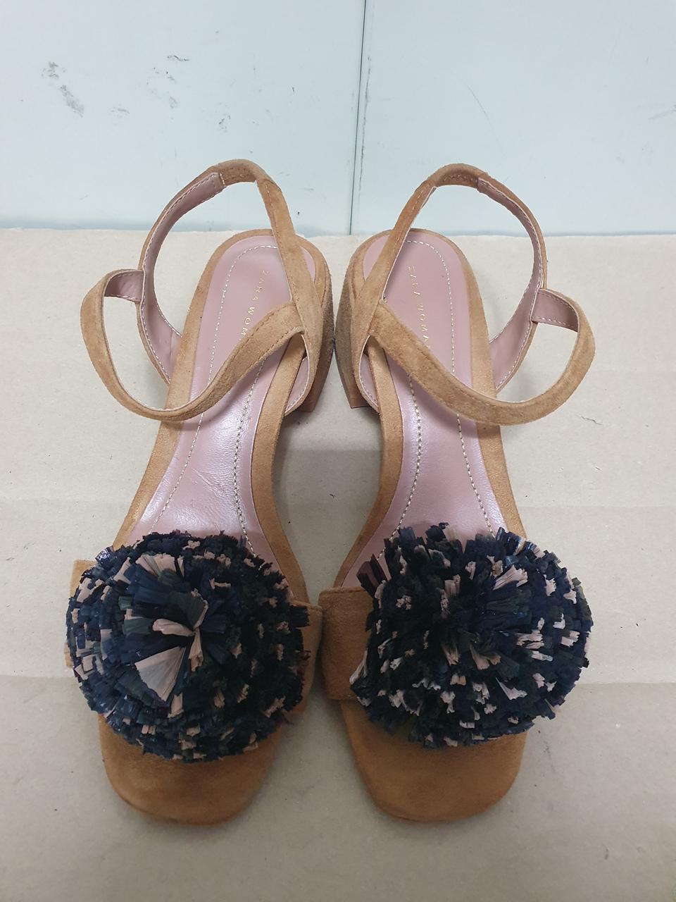 ZARA 자라 스웨이드 샌들.구두.펌프스  (35)