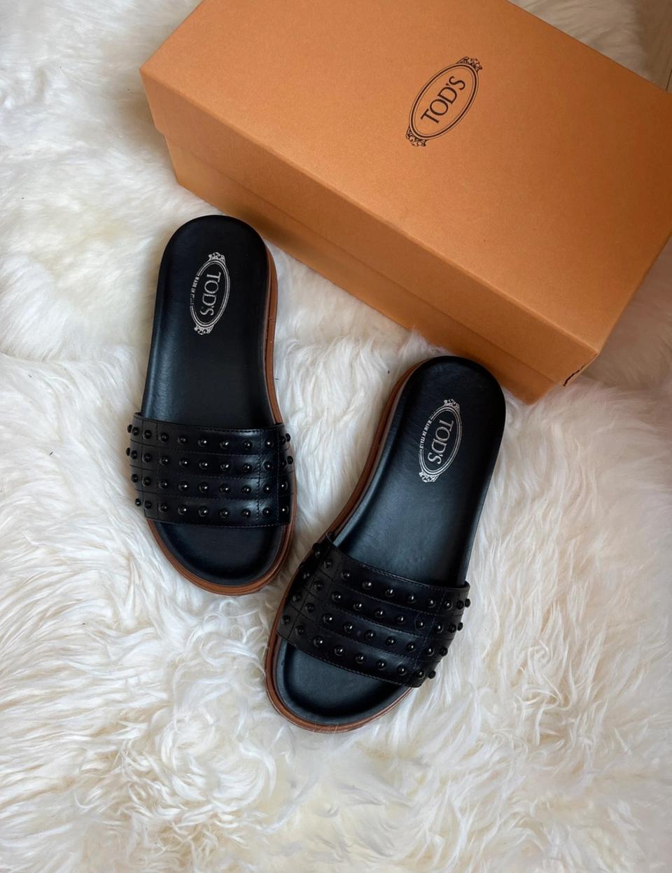 토즈 소가죽 슬리퍼샌들 220-225 정가855000제품