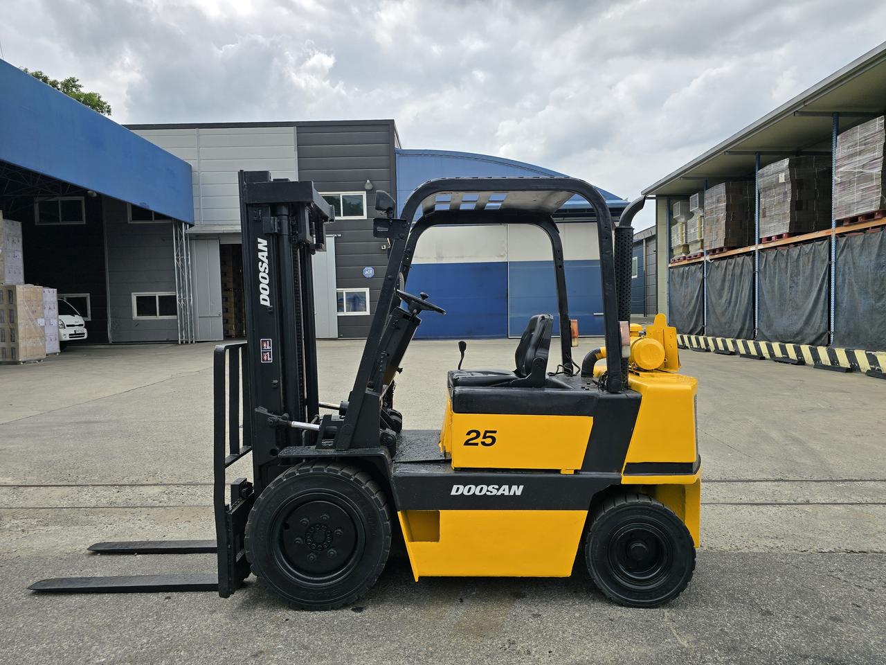 중고지게차 매매 저렴한 두산 2.5톤  디젤지게차