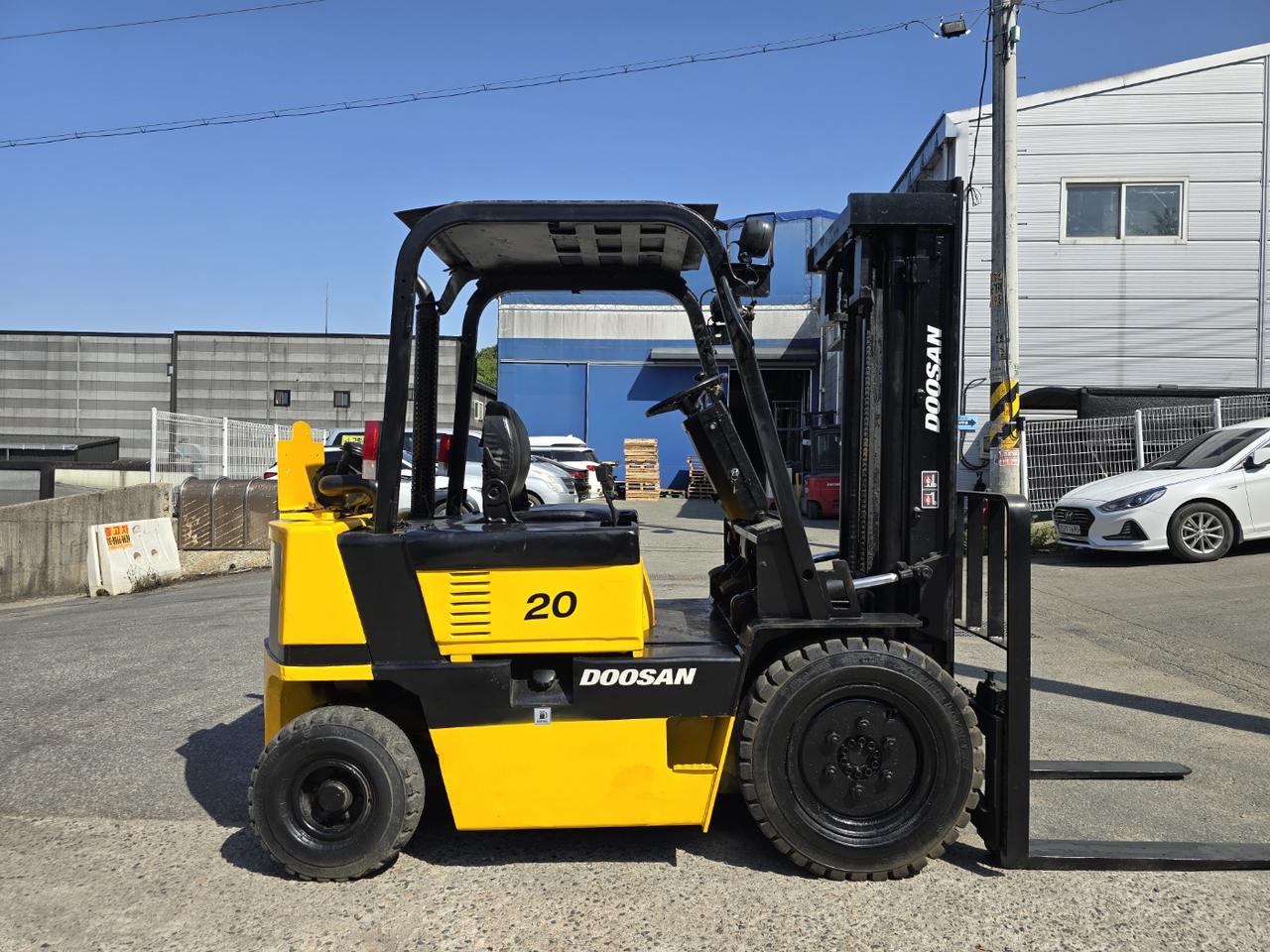 저렴한 중고지게차 매매 두산 2톤 디젤지게차 750만원