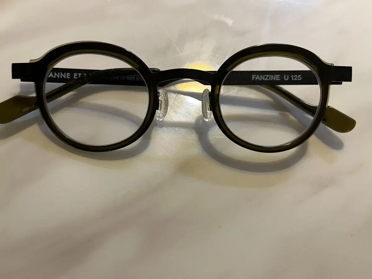 안네발렌틴 fanzine 판진 U125 가메만넨 금자안경 백산안경
