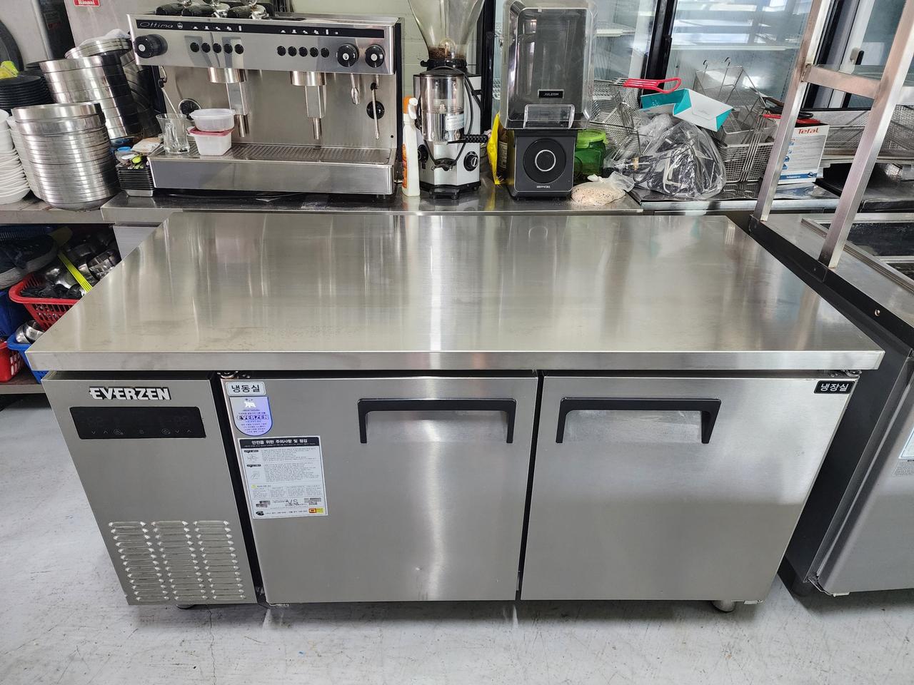 에버잰 1500테이블 냉동반 냉장반 간냉식 판매 합니다