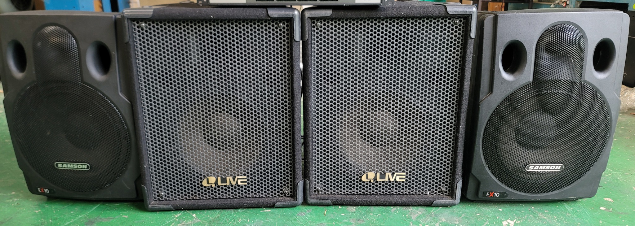 12인치 스피커 2조 입니다.