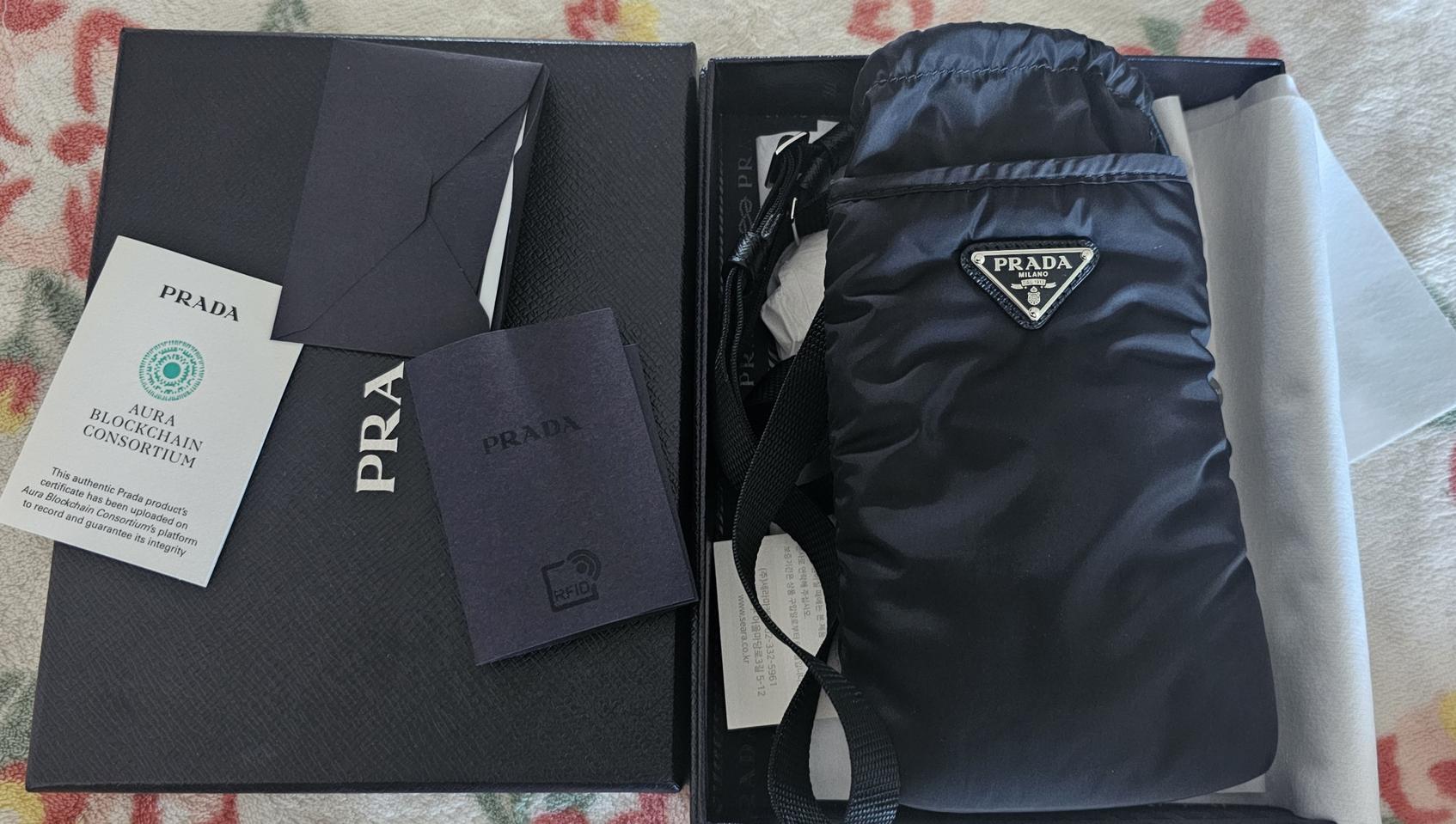 정품))프라다나일론넥휴대폰백