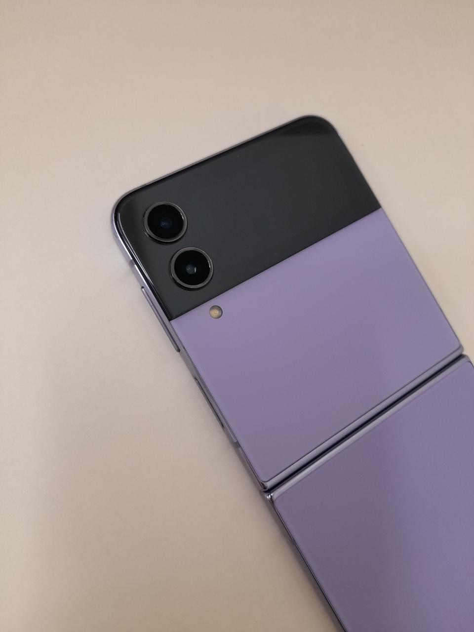 특S급 갤럭시 Z플립4 256기가 23년 12월 개통