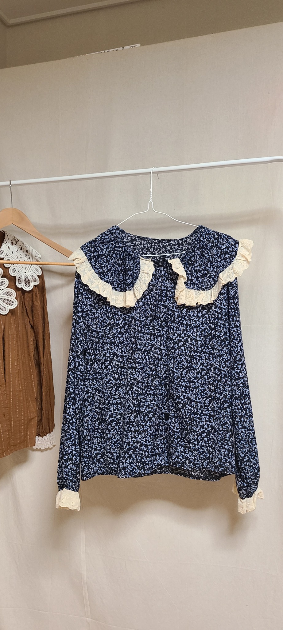 레이스 카라 블라우스