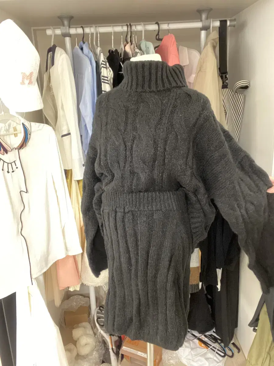 니트 꽈베기 투피스