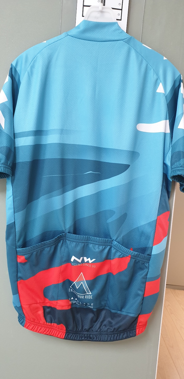 노스웨이브 반팔 자전거져지(기능성스판) 100~105호 S급!