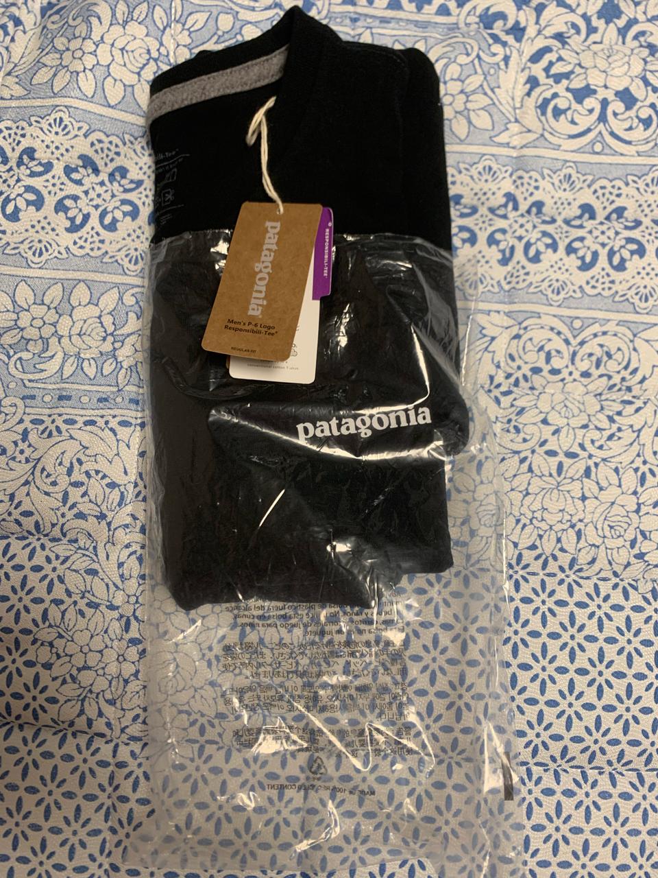 파타고니아 반팔 (검정색) 팔아요