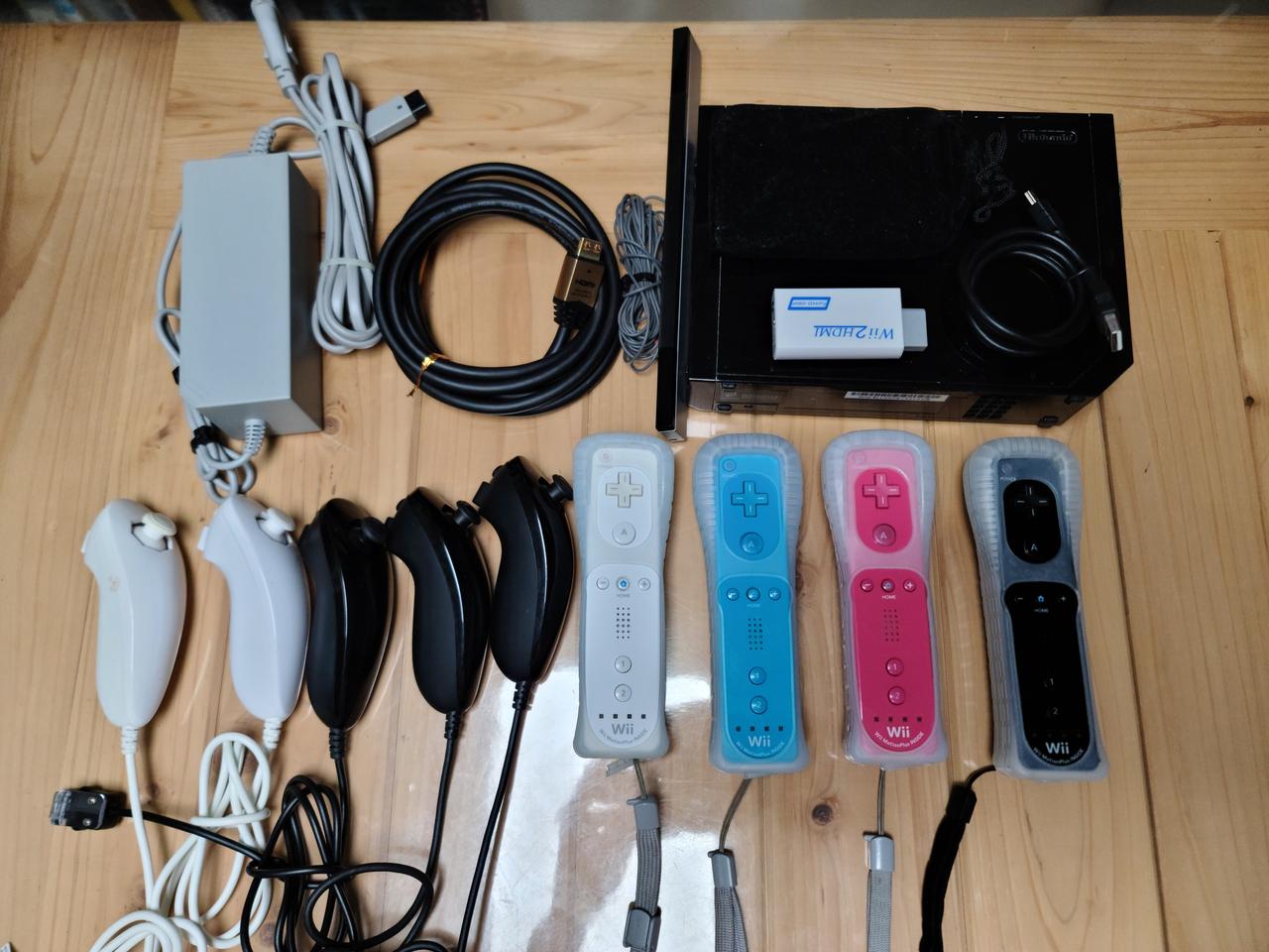 닌텐도 위 4인용 판매해요 (게임250개)