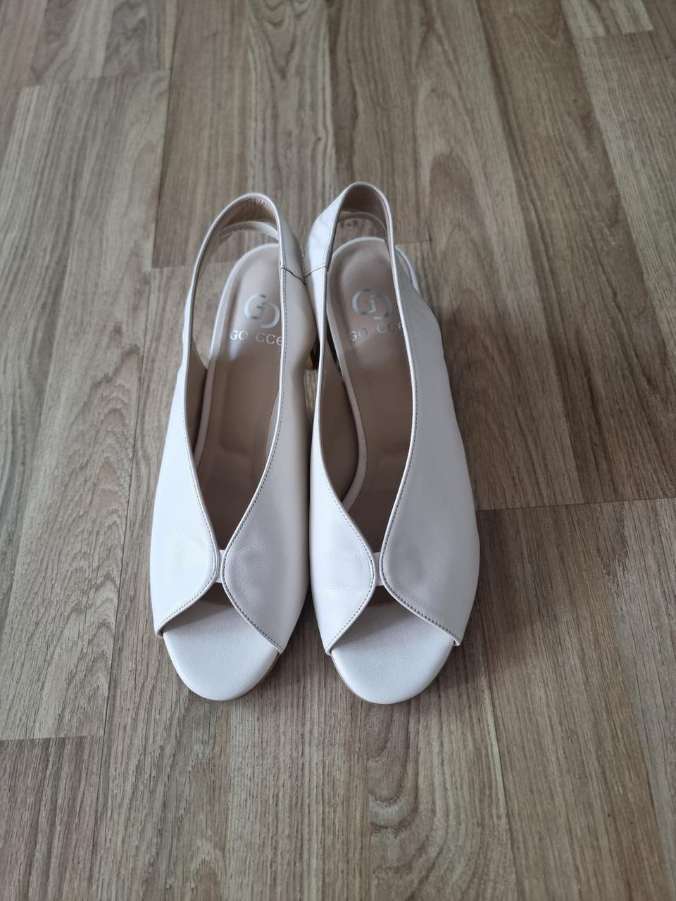 정품) 고세 샌들 여성구두 245