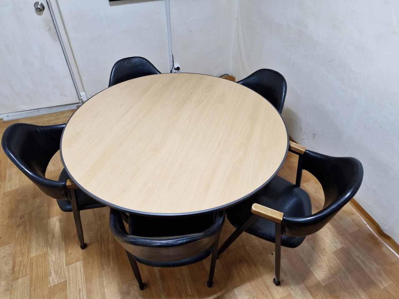 원형테이블 득템하세요!