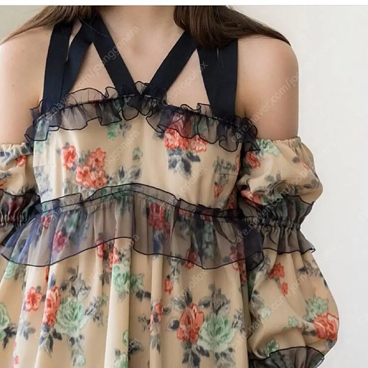 새상품 블루민 심쿵 오프셜더 블라우스