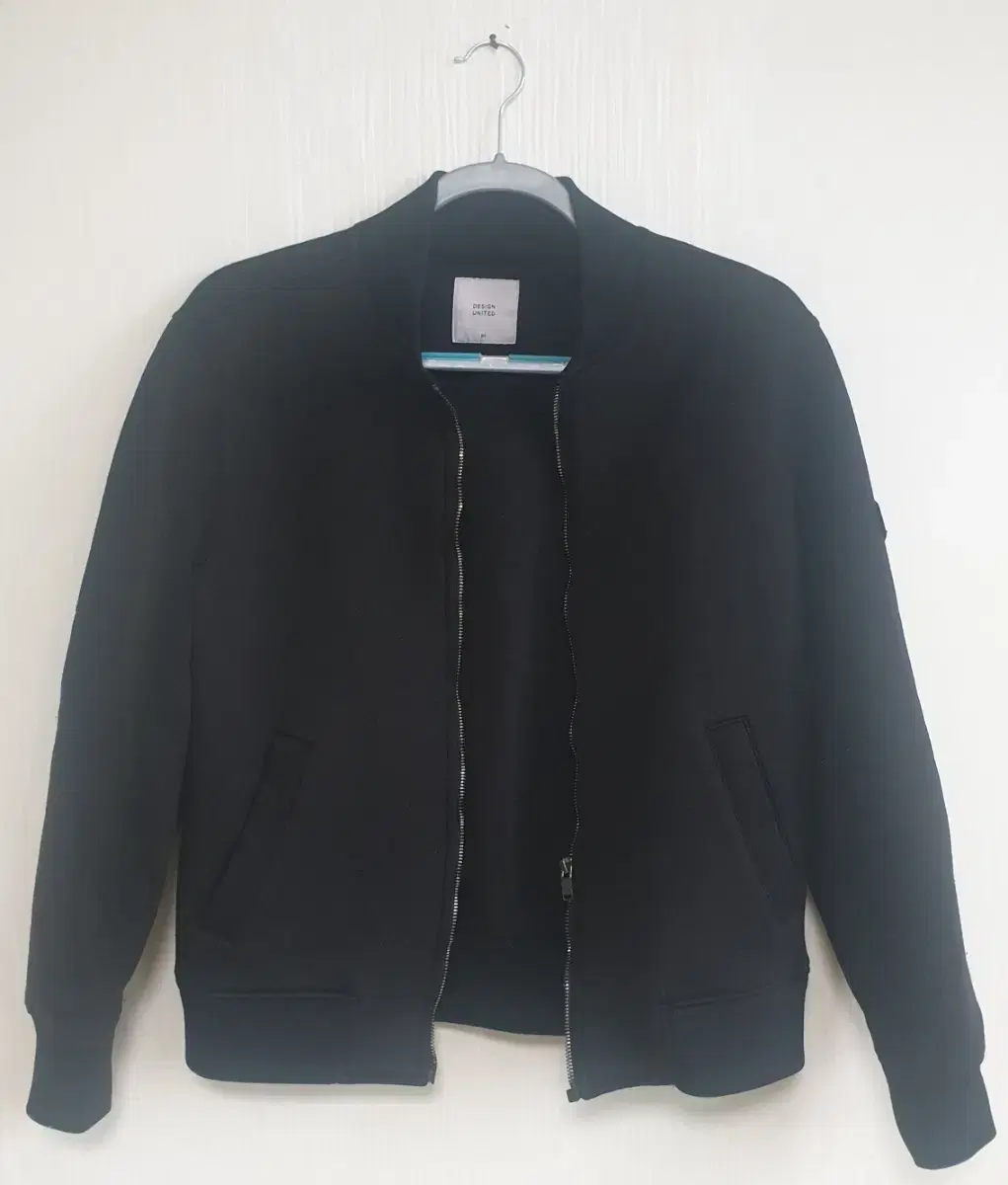 검정색 점퍼(사이즈 95)