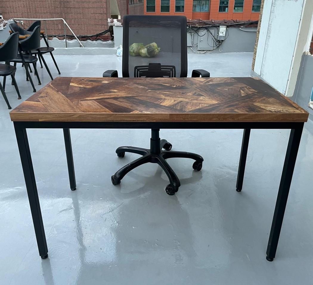 식탁겸 컴퓨터 책상 득템하세요!