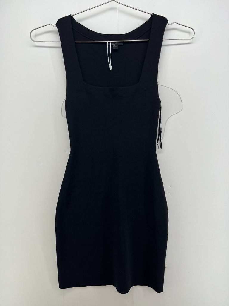 [중고] 스몰 코스 cos 여자 민소매 스판 원피스 여름 블랙