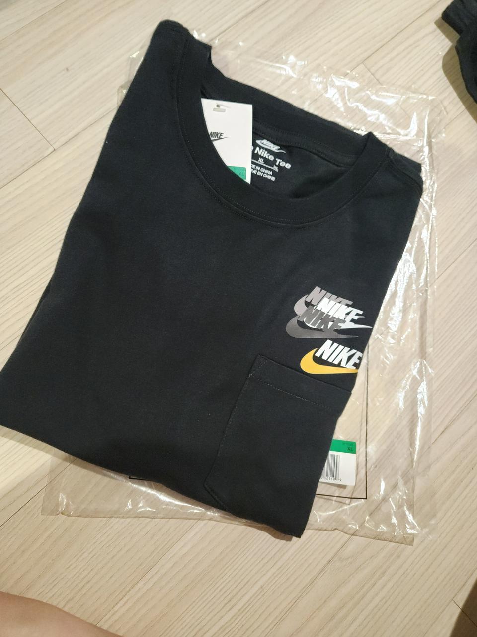 나이키 스포츠웨어 스우쉬 에센셜 티셔츠 DV3316-010 반팔티셔츠