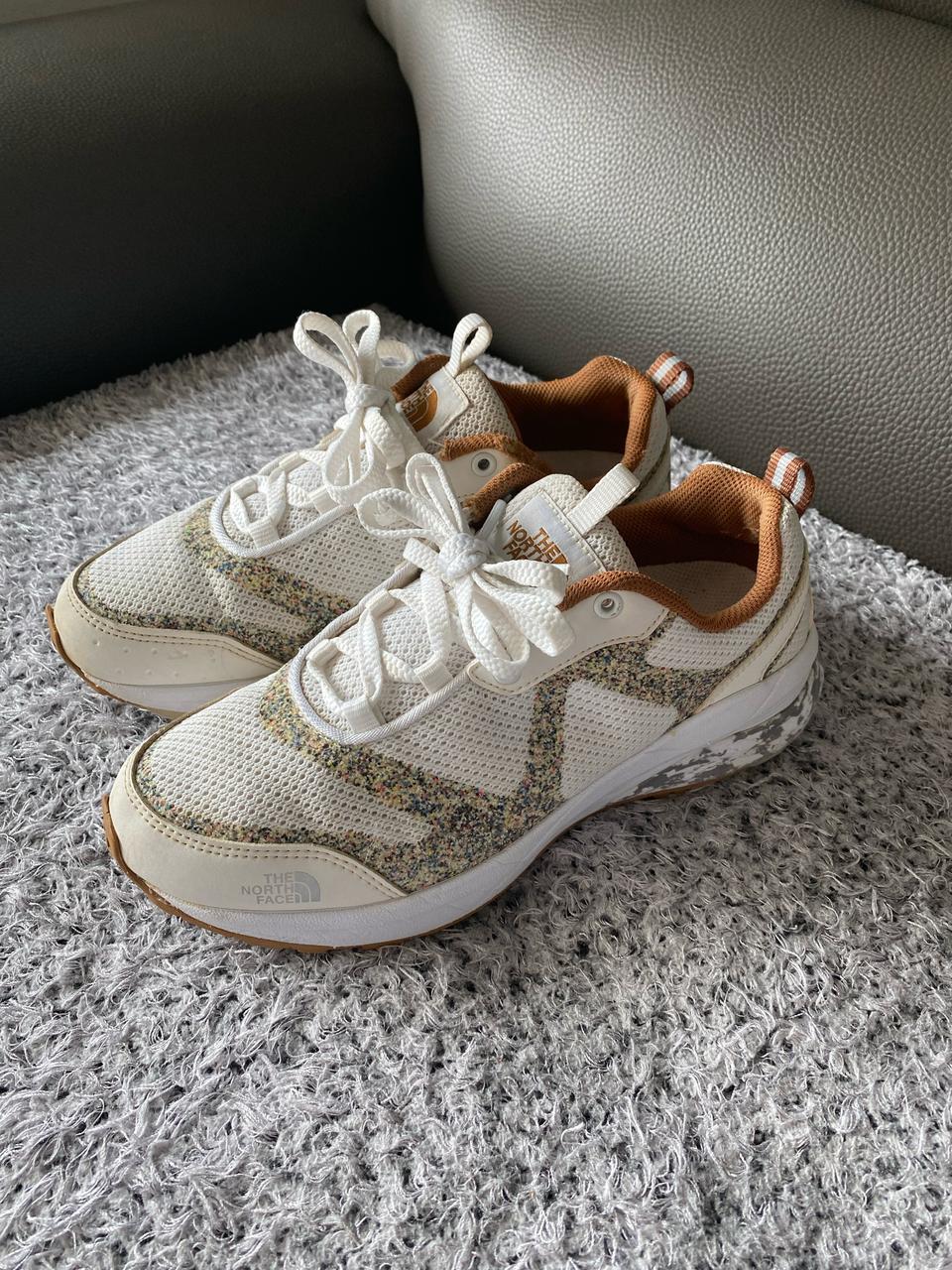 노스페이스트레킹화