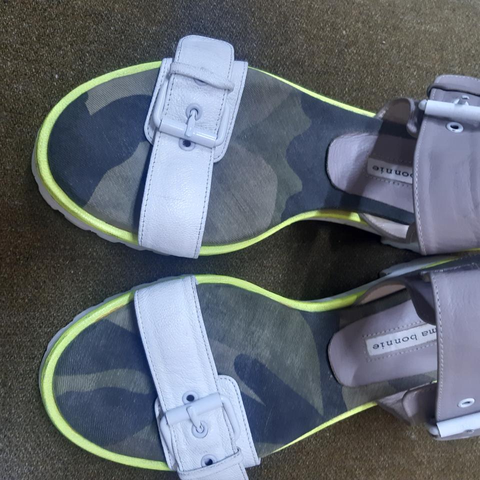 슈콤마보니 샌들250