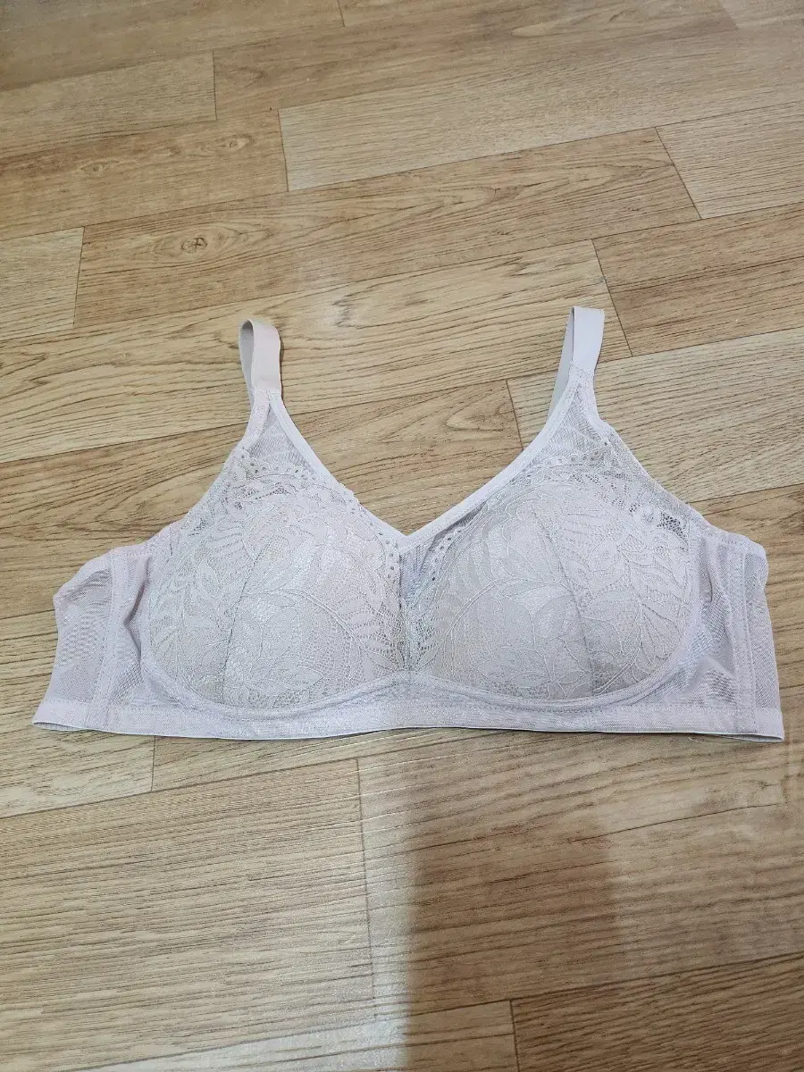 새상품))비비안 스킨핏 90C