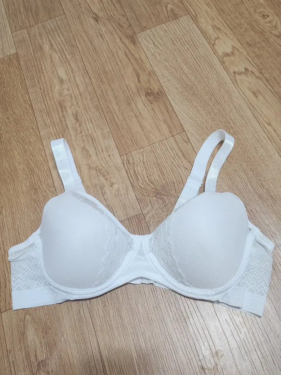 새상품))비비안 75A 브라