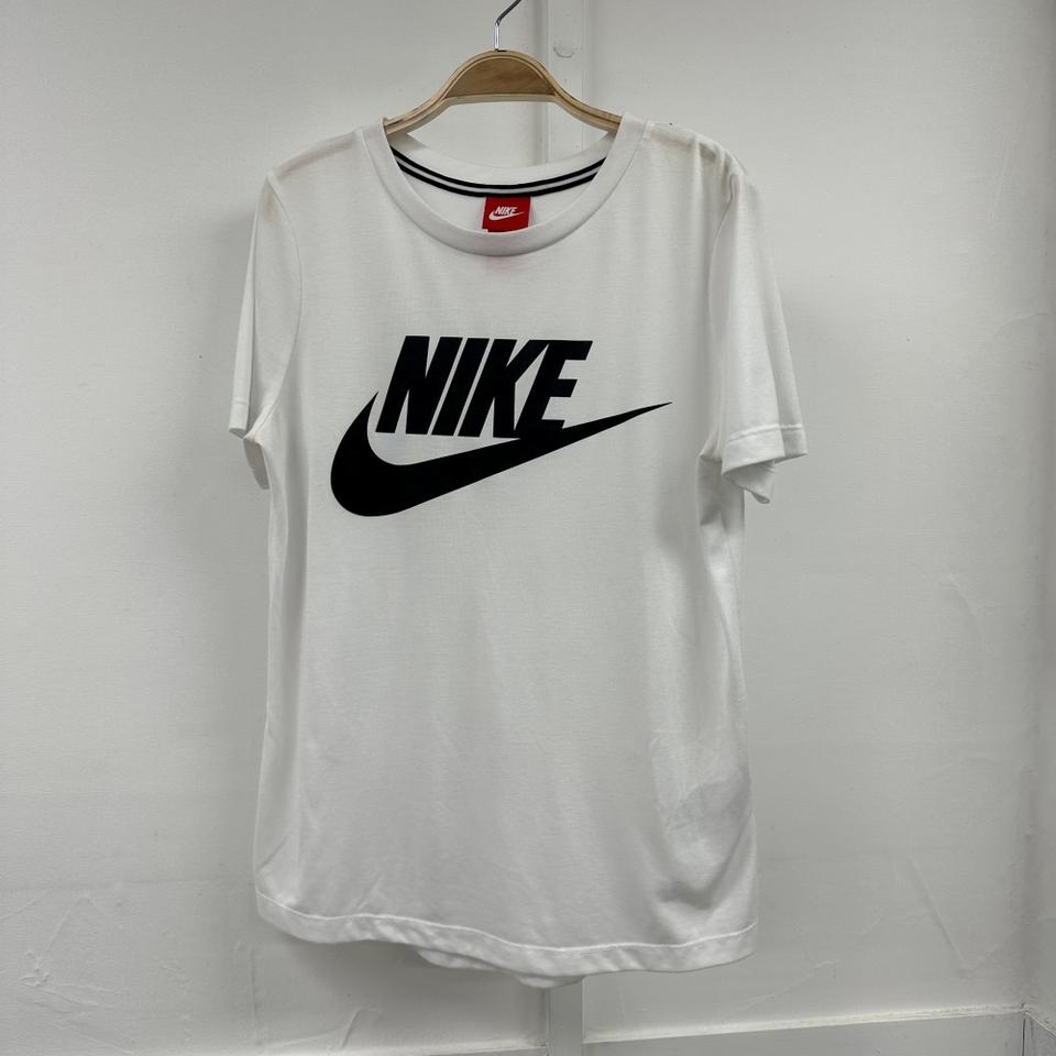 NIKE 나이키 여성 스우시 로고 반팔 티셔츠 M (정품) #244
