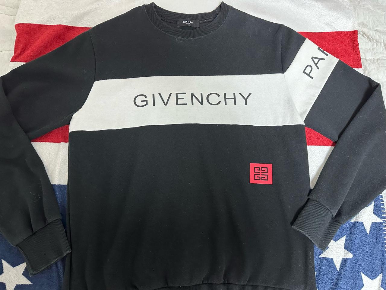 지방시 맨투맨!