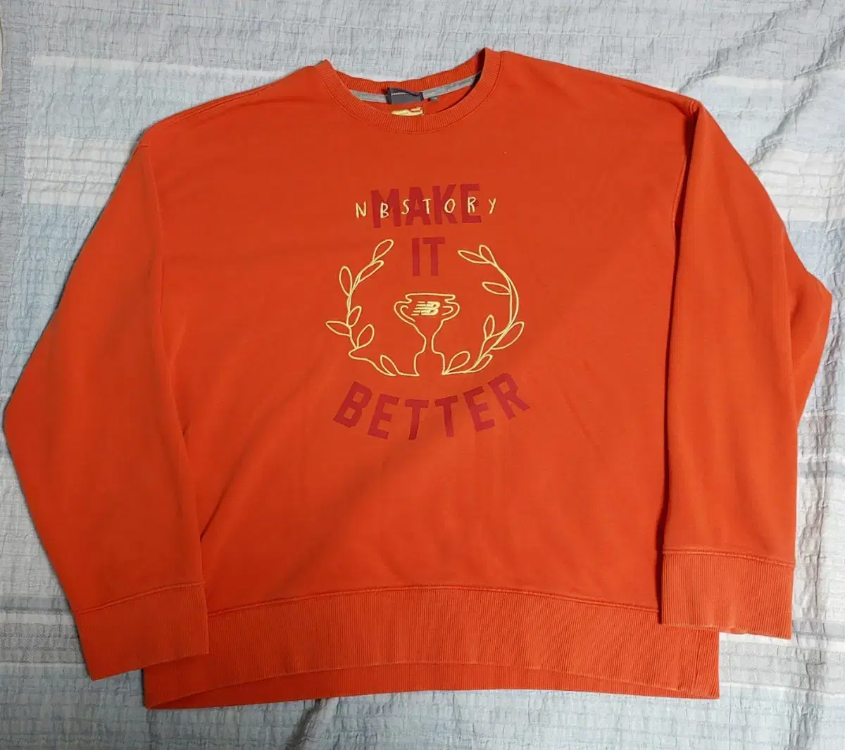 뉴발란스 오렌지 맨투맨 [할인 이벤트 진행중]