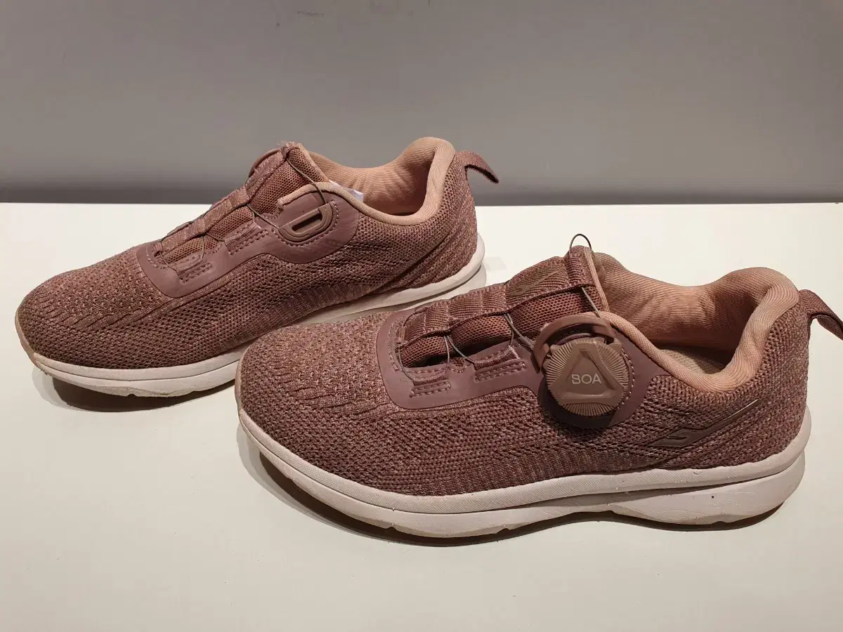 르까프 여성 보아 다이얼 트레킹화 운동화 230mm 핑크