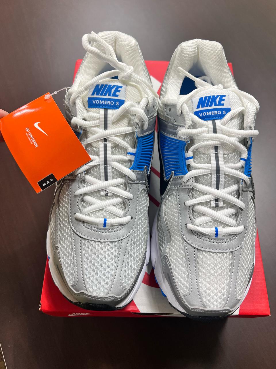 나이키 줌 보메로5 포토 실버 블루