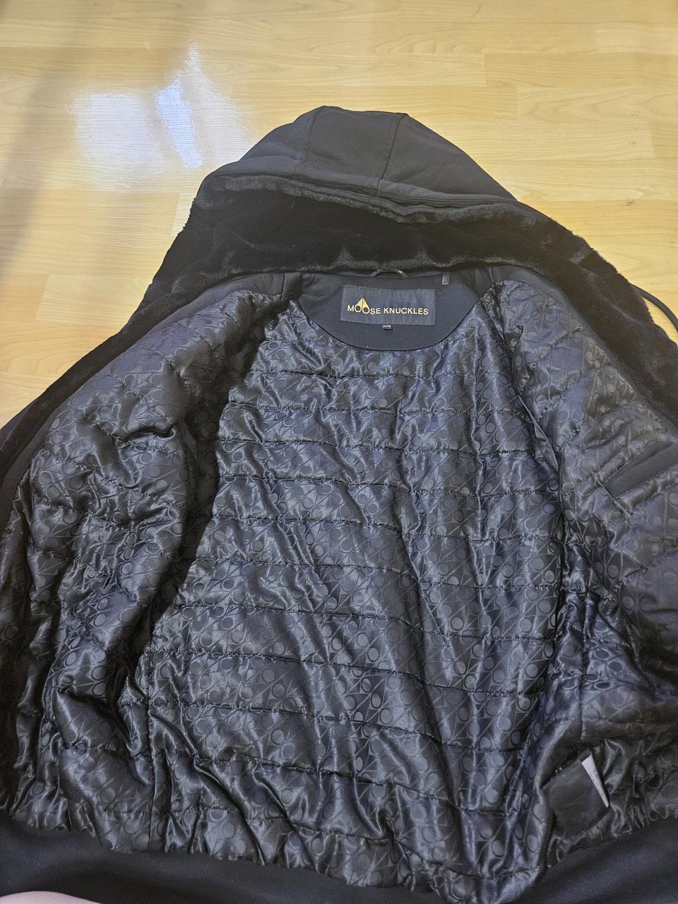 무스너클 버니스웨터xl 금장(23년9월구입)