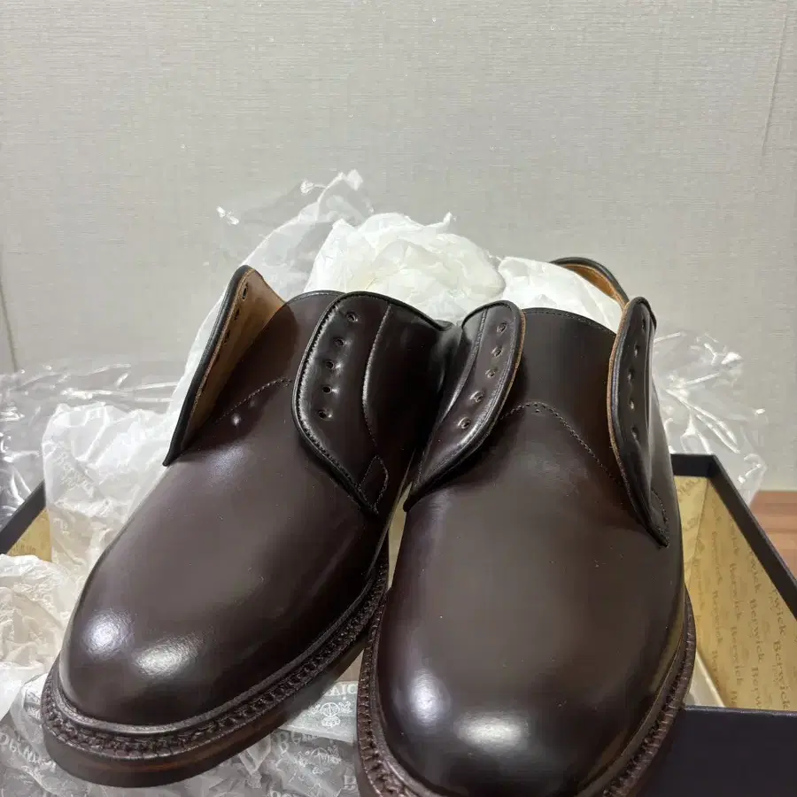 (새제품,스틸토장착)버윅 5341 코도반 다크브라운 8사이즈