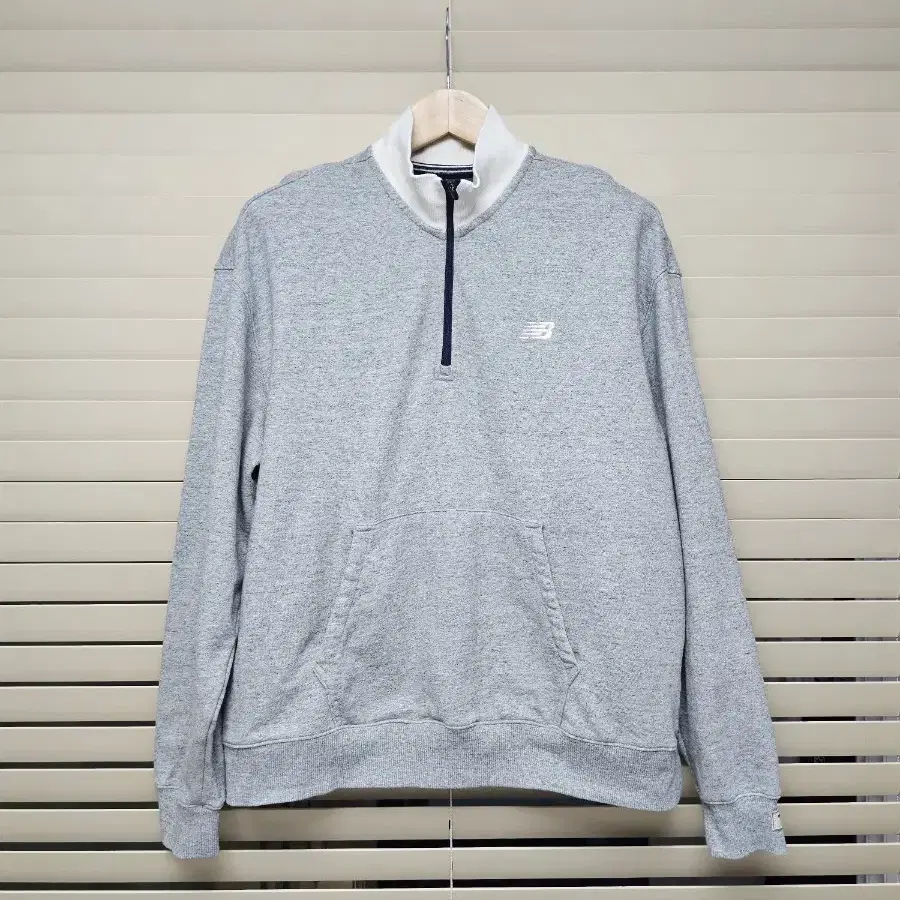 뉴발란스 하프집업 M