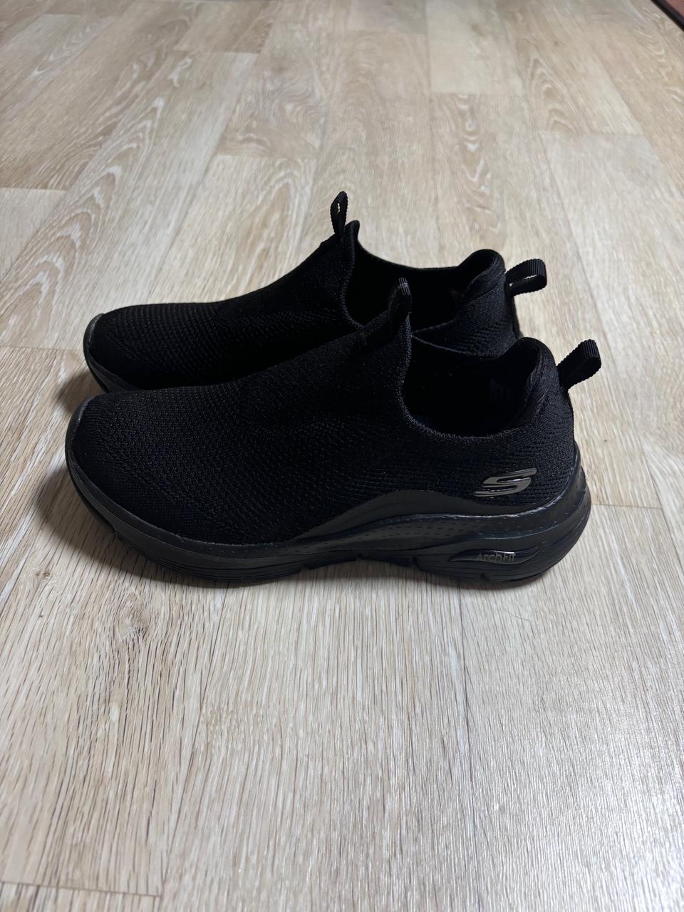 스케쳐스 아치핏 슬립온 230