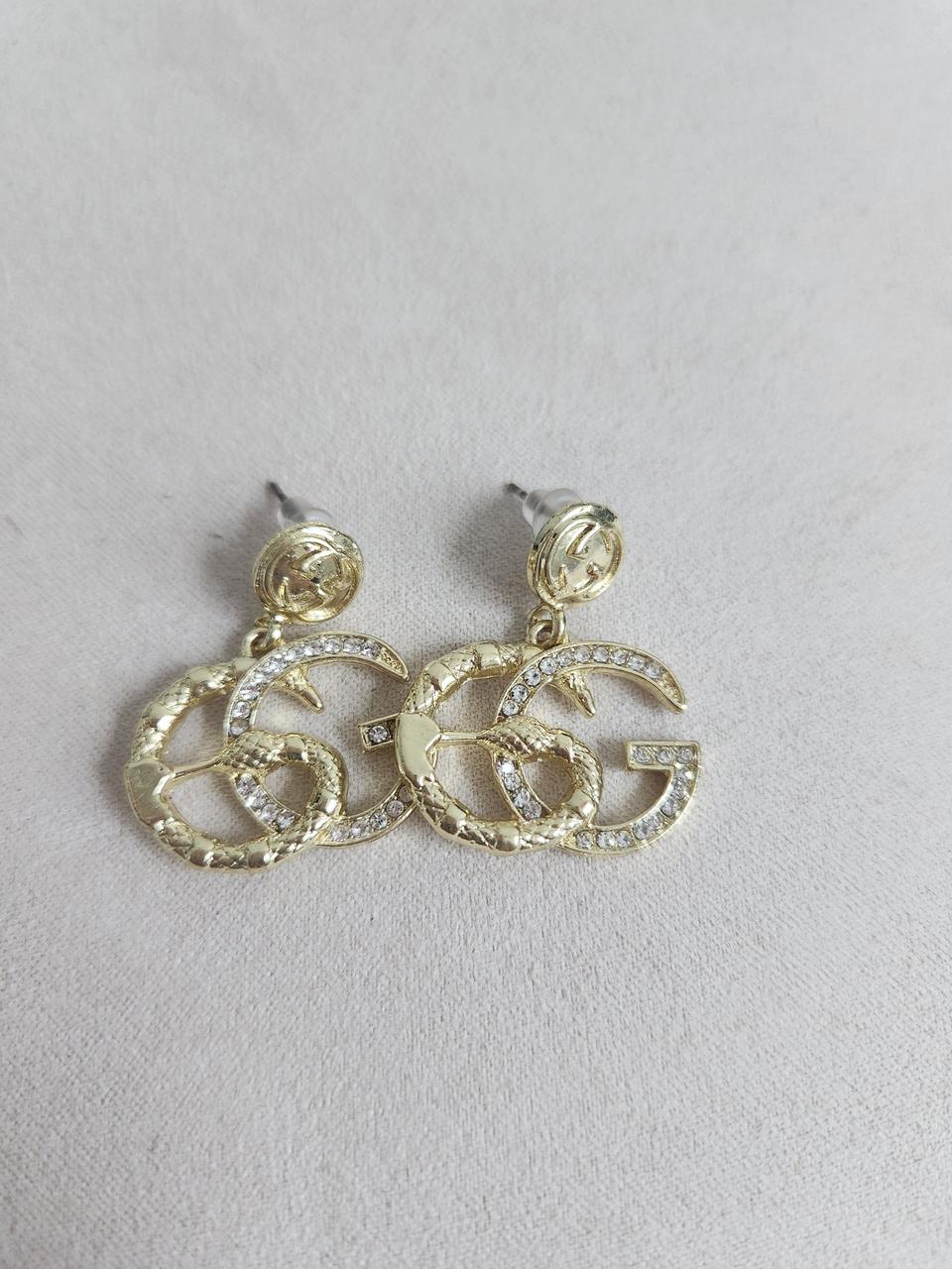 [미착용&새제품] 구찌 925silver 골드 큐빅 각인 드롭 귀걸이