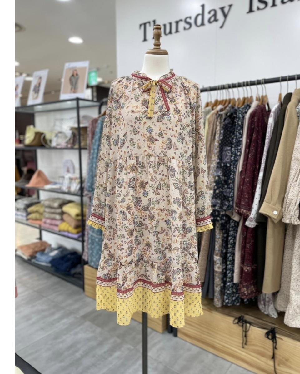 새옷 S ,M 하이넥보더 미니원피스 써스데이아일랜드 t209aop141w