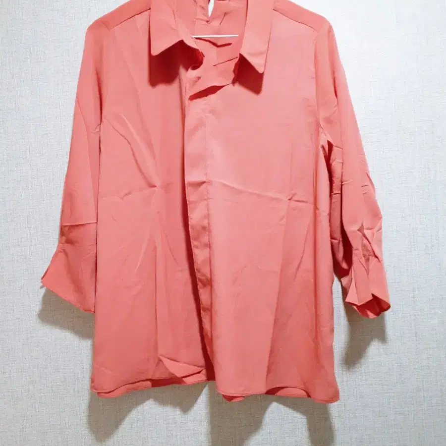 (새상품 66~77사이즈) 핀턱소매 포인트 카라 블라우스,여성스러운 셔츠