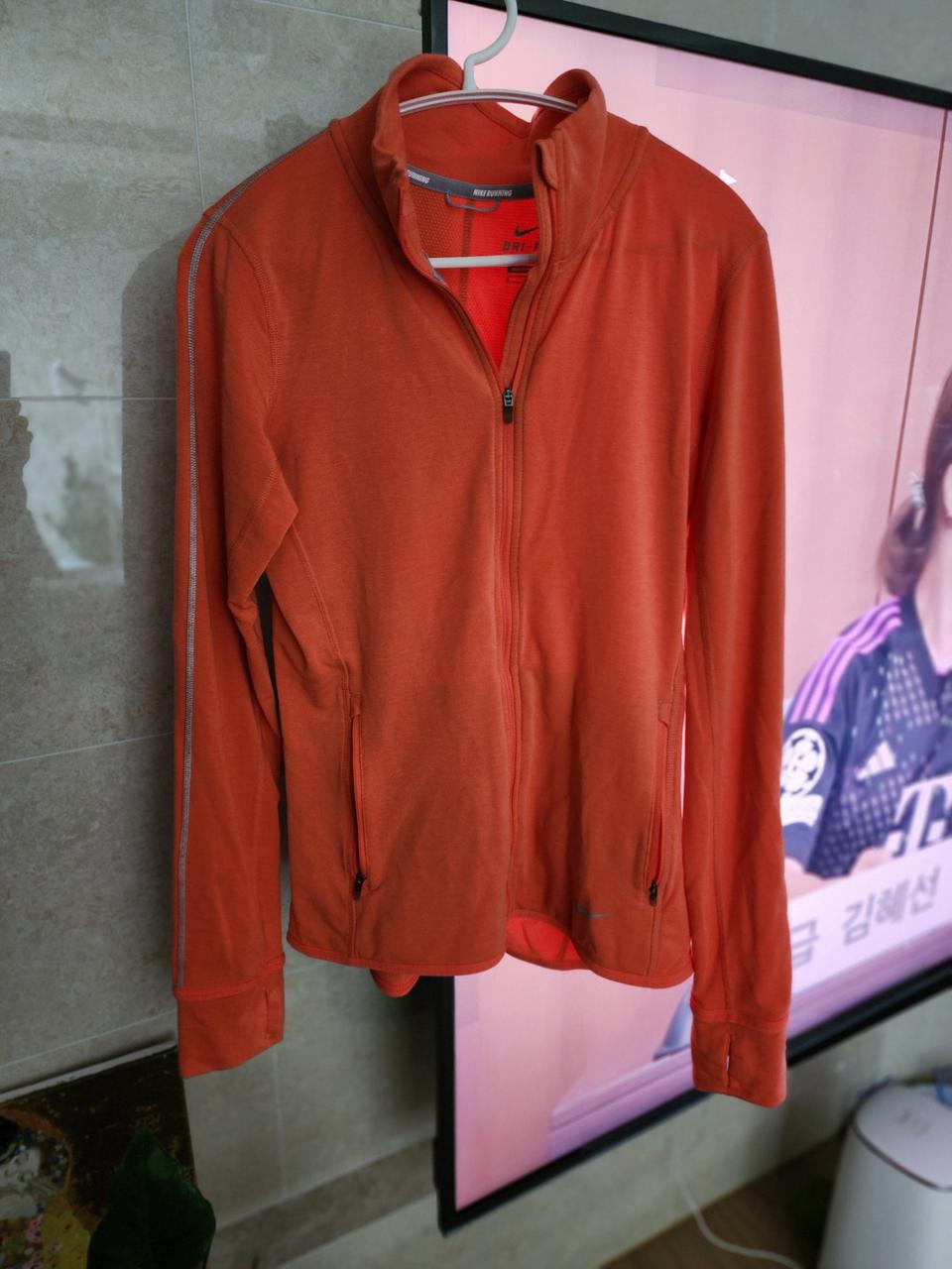 나이키 런닝집업 m 가격내림