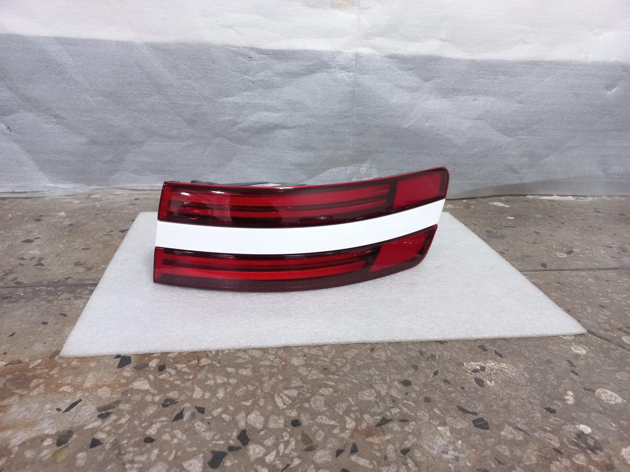 제네시스 GV70 조수석 LED 후미등