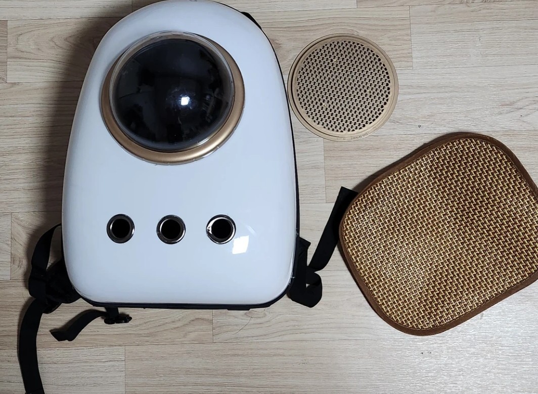 반려동물용품. 우주선가방