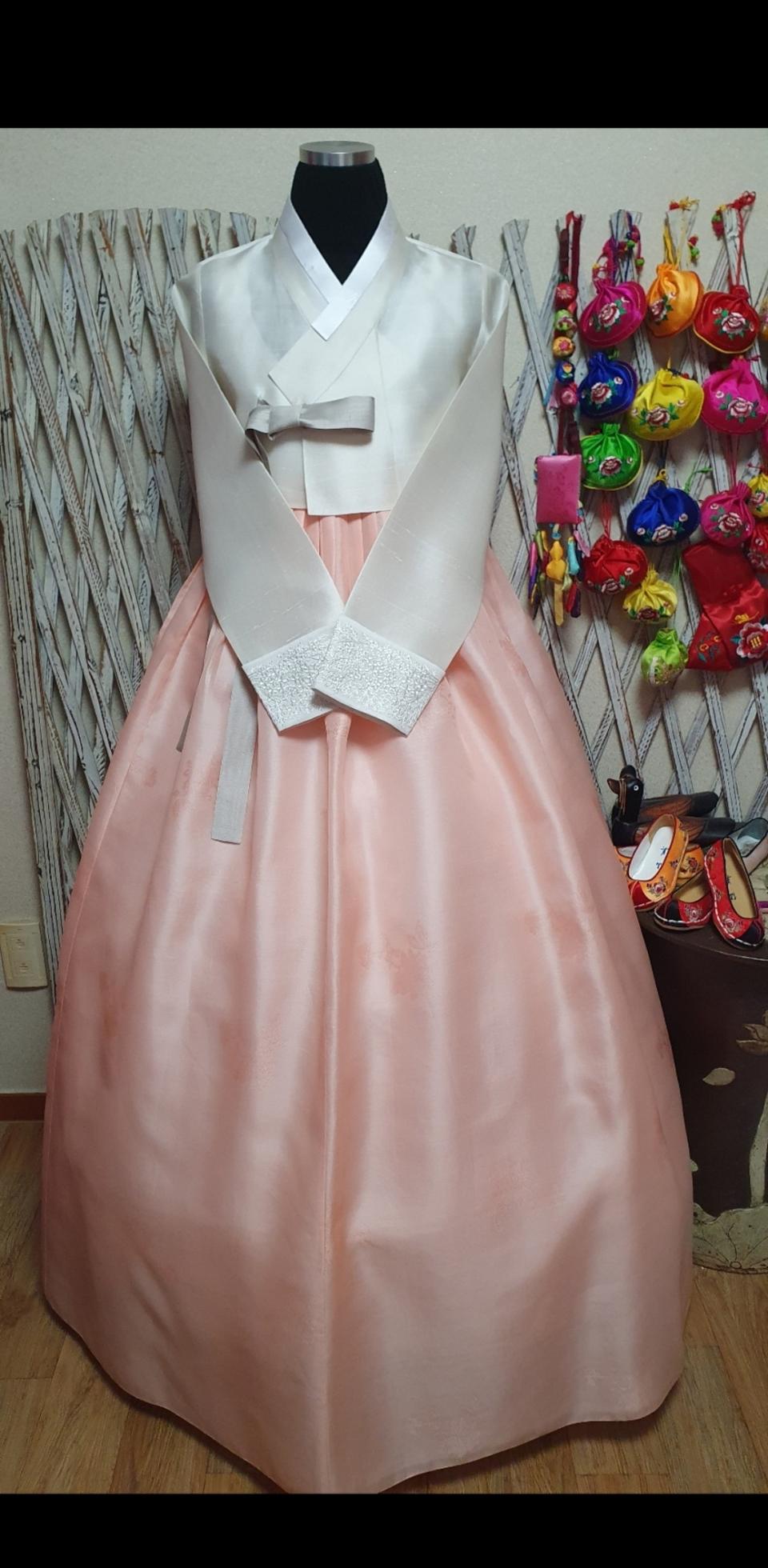 예쁜여성한복,66반,거의새옷입니다